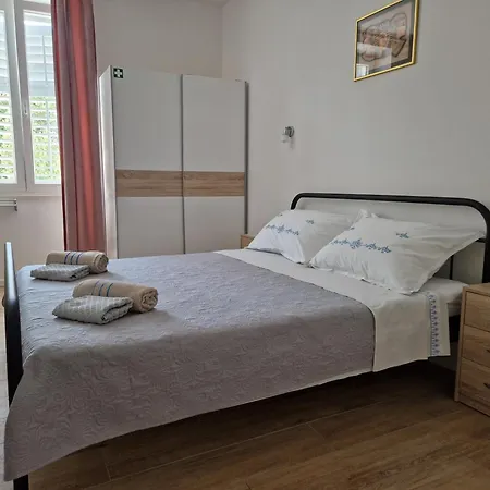 アパート Cherry スプリト